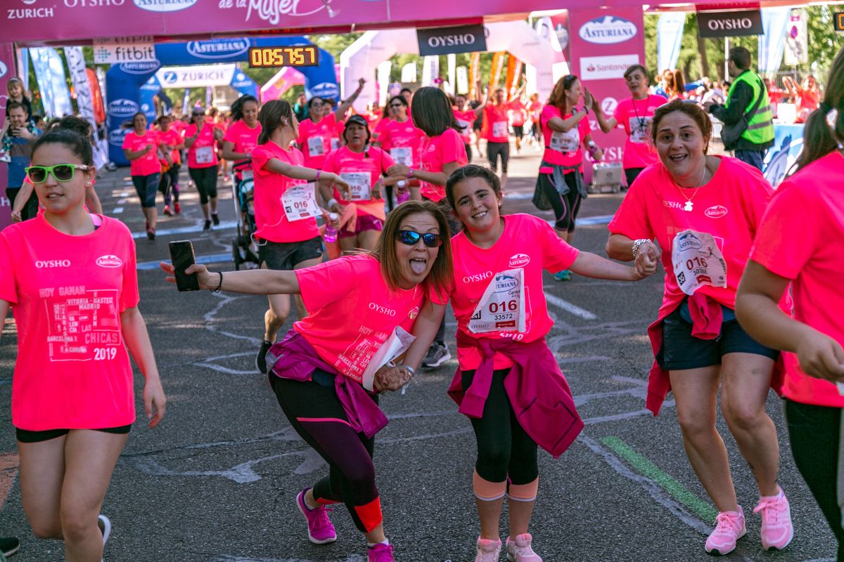 Carrera de la Mujer de Madrid - META, ARCO DERECHO (de 57:47 a 58:59)