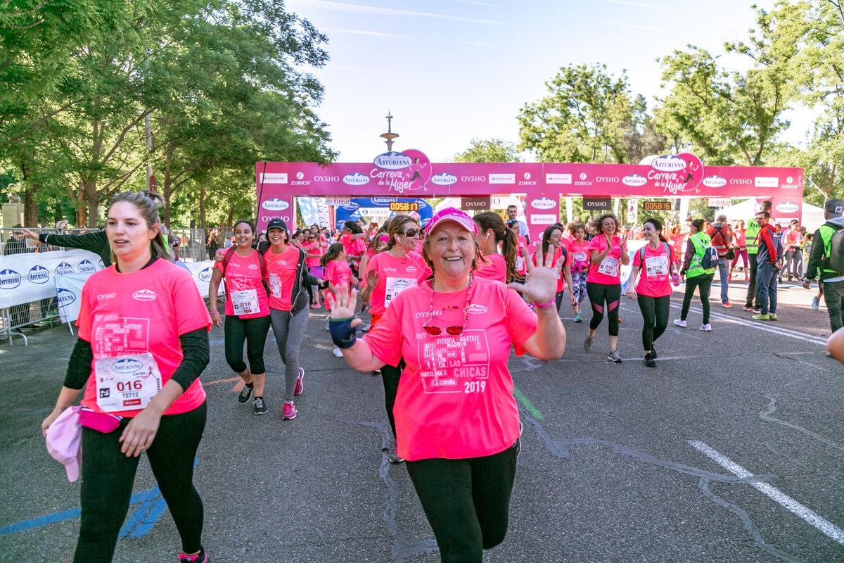 Carrera de la Mujer de Madrid - META, ARCO DERECHO (de 57:47 a 58:59)