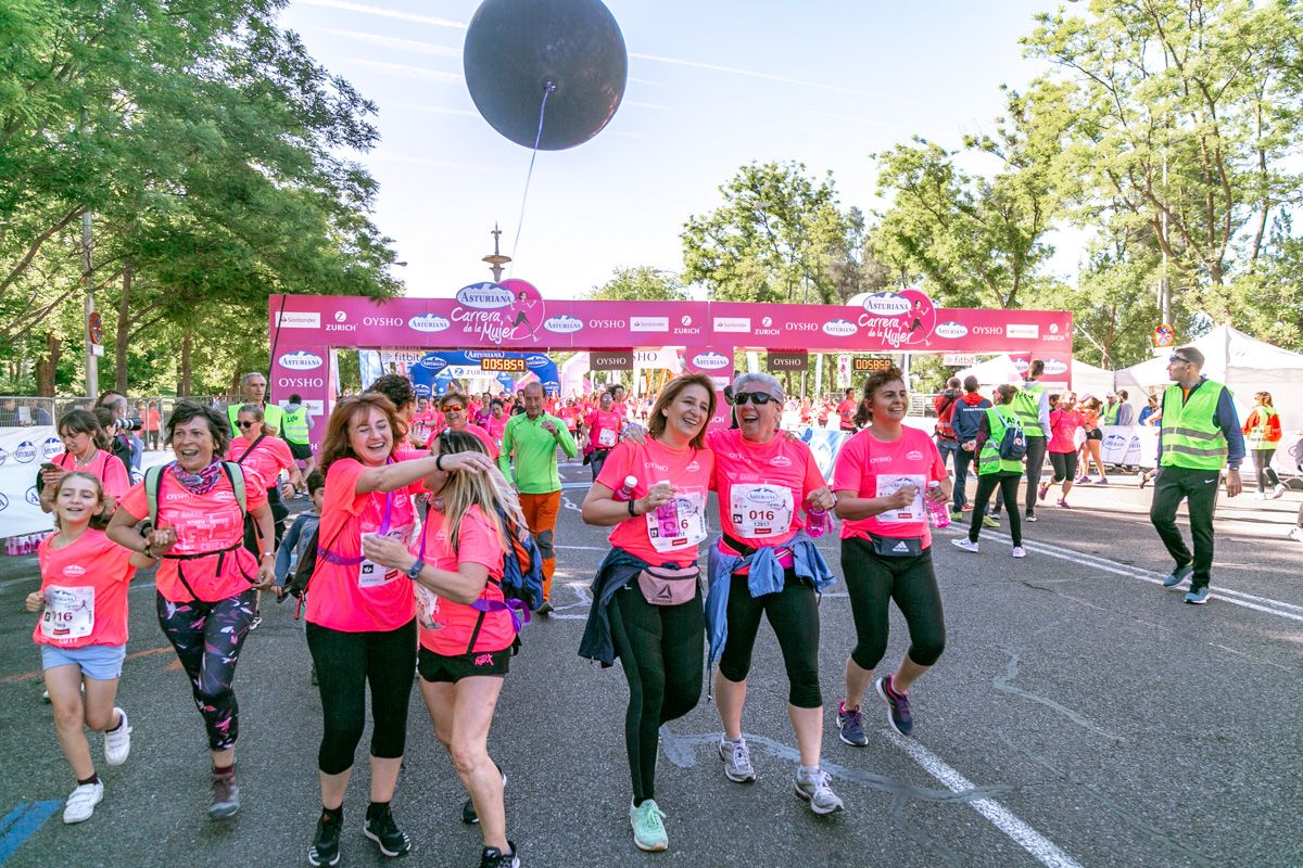 Carrera de la Mujer de Madrid - META, ARCO DERECHO (de 57:47 a 58:59)