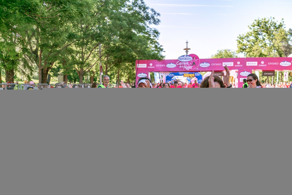 Carrera de la Mujer de Madrid - META, ARCO DERECHO (de 59:00 a 1:00:02)