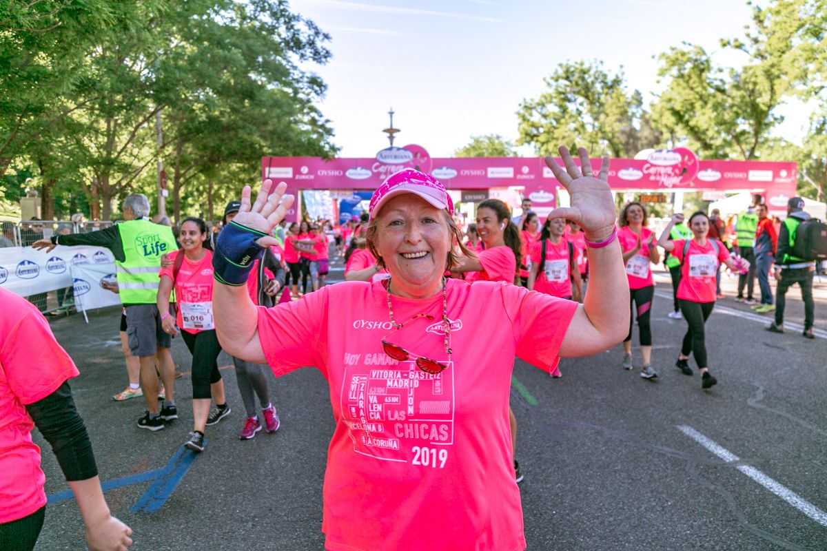 Carrera de la Mujer de Madrid - META, ARCO DERECHO (de 57:47 a 58:59)