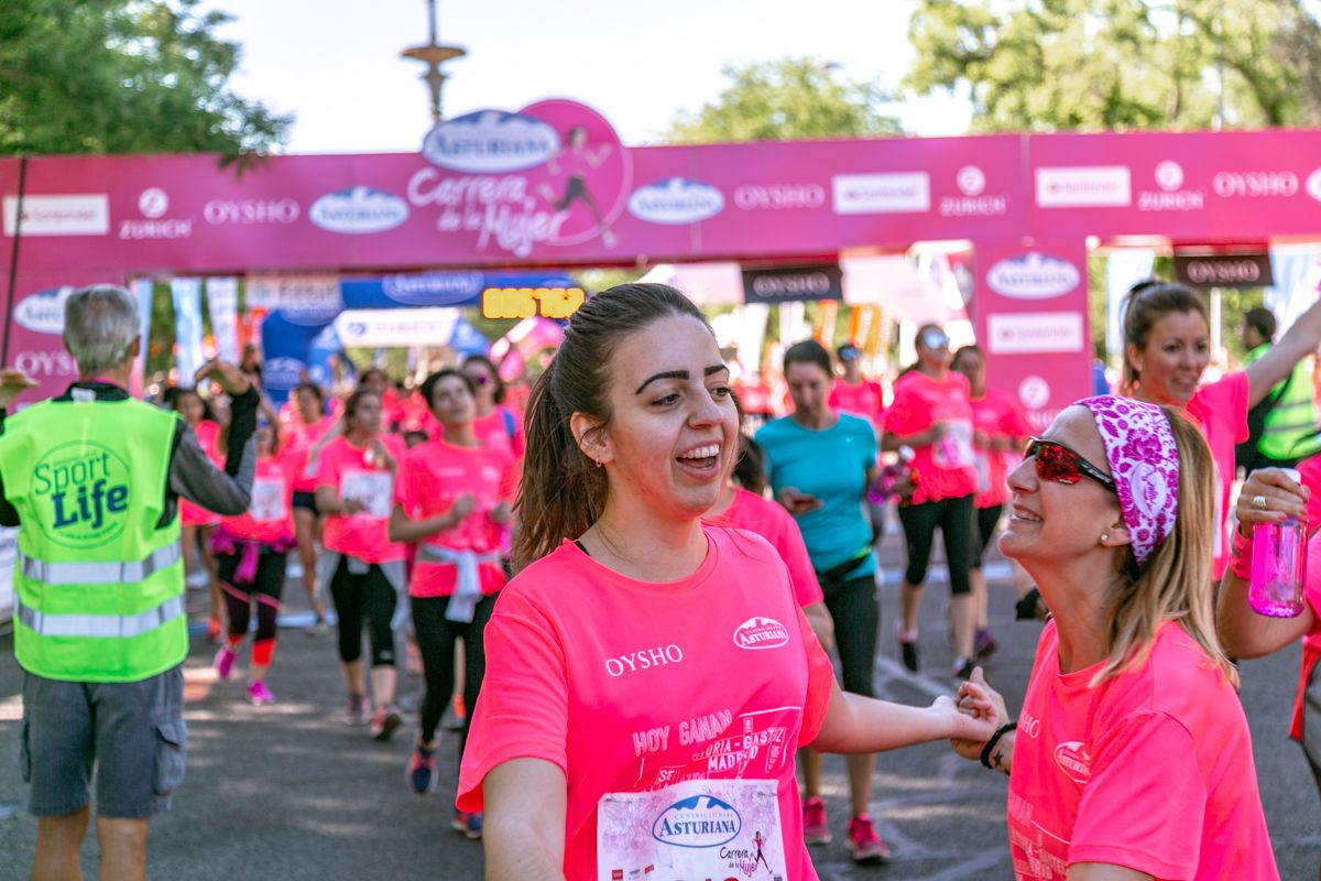 Carrera de la Mujer de Madrid - META, ARCO DERECHO (de 57:47 a 58:59)