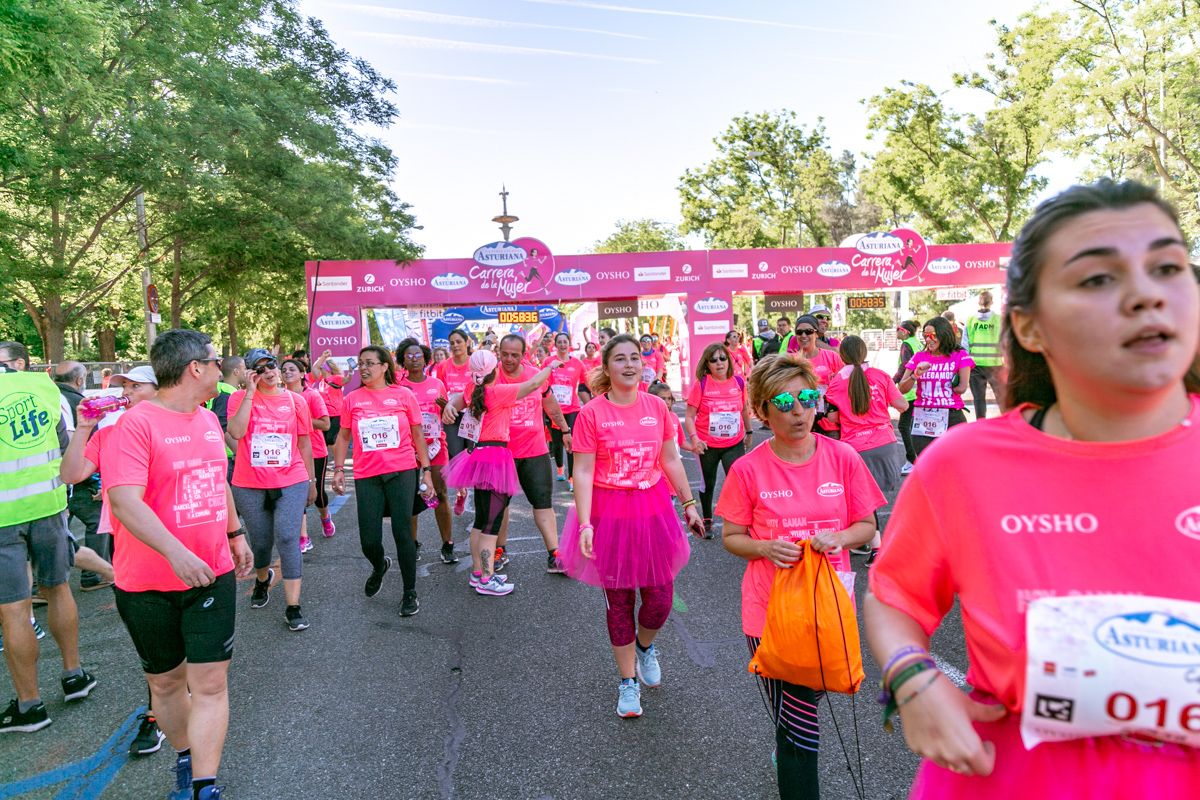 Carrera de la Mujer de Madrid - META, ARCO DERECHO (de 57:47 a 58:59)