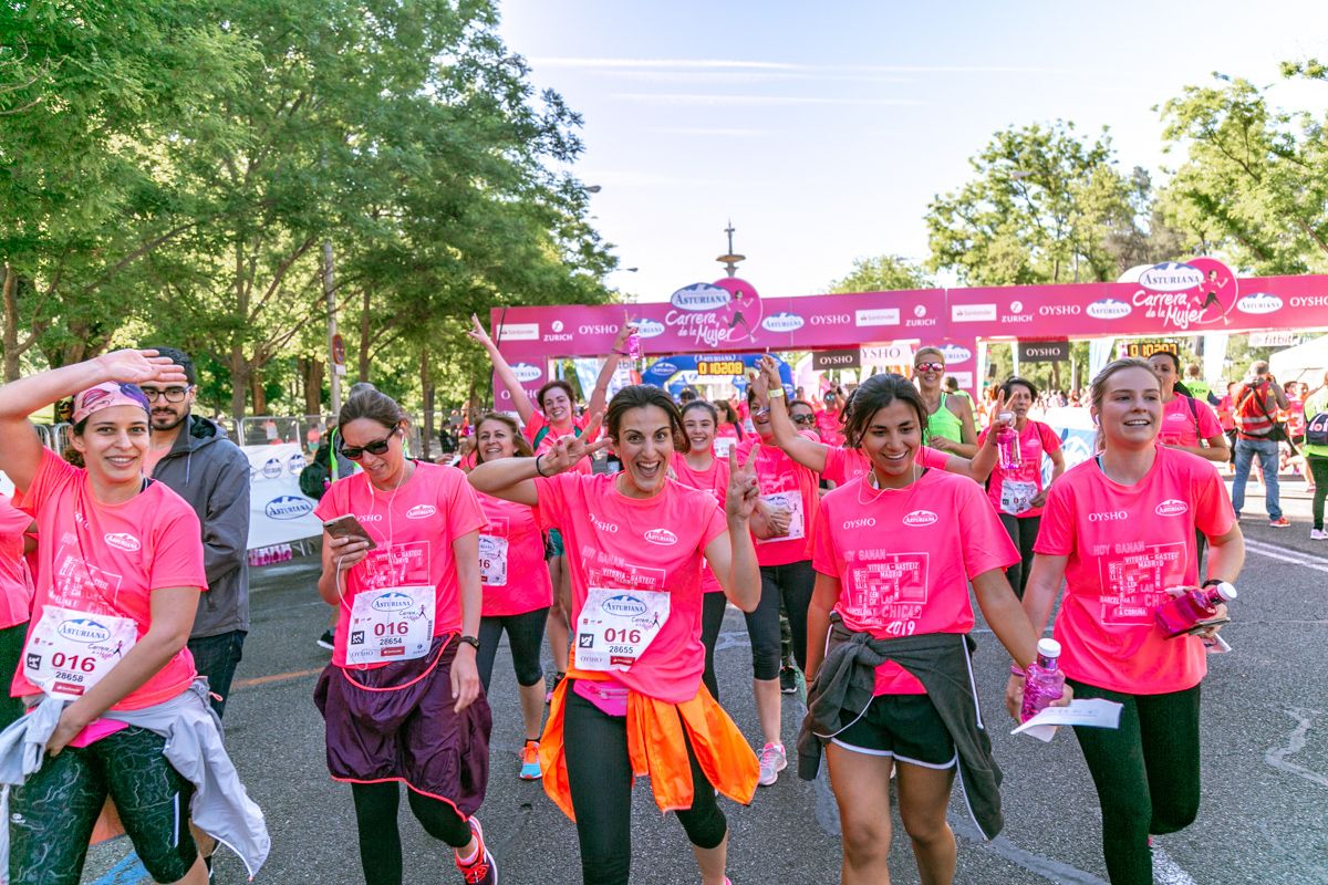 Carrera de la Mujer de Madrid - META, ARCO DERECHO (de 1:01:22 a 1:02:36)