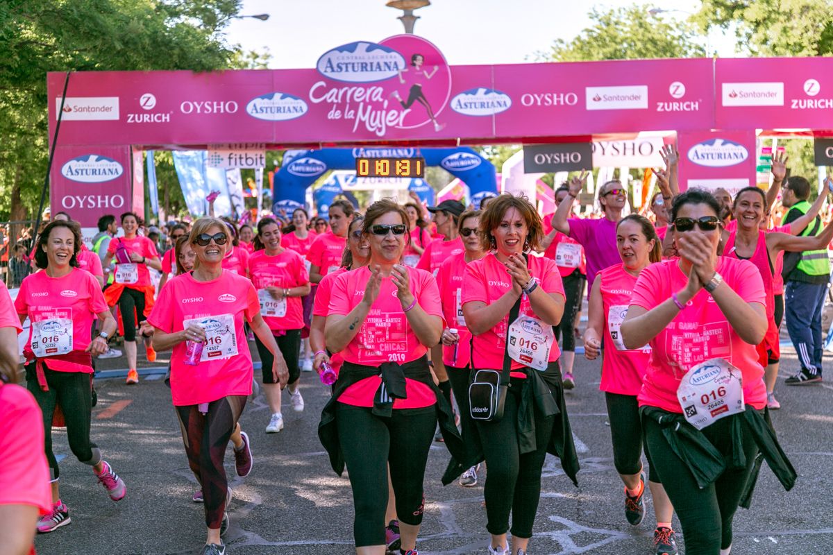 Carrera de la Mujer de Madrid - META, ARCO DERECHO (de 1:01:22 a 1:02:36)