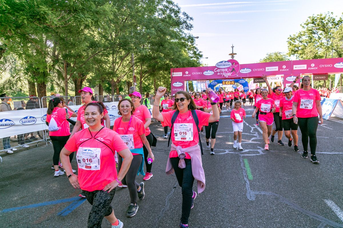 Carrera de la Mujer de Madrid - META, ARCO DERECHO (de 1:01:22 a 1:02:36)