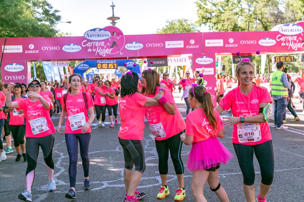 Carrera de la Mujer de Madrid - META, ARCO DERECHO (de 1:01:22 a 1:02:36)