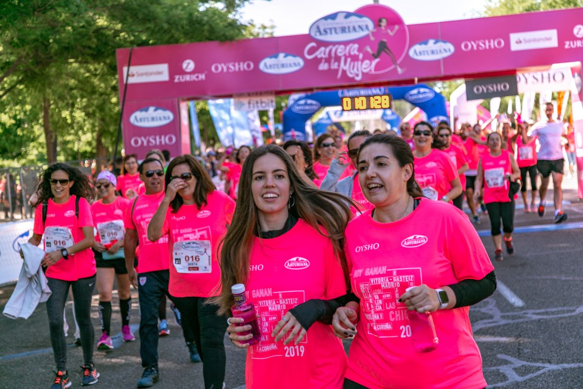 Carrera de la Mujer de Madrid - META, ARCO DERECHO (de 1:01:22 a 1:02:36)