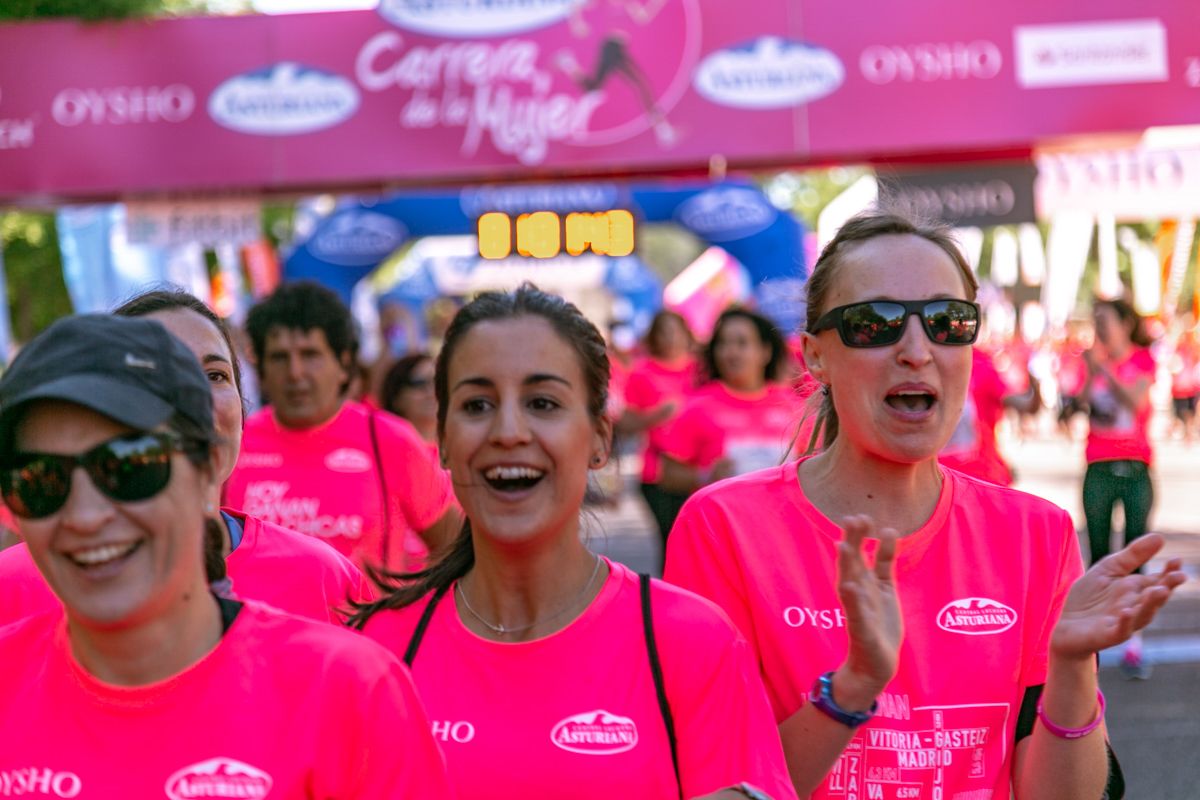 Carrera de la Mujer de Madrid - META, ARCO DERECHO (de 1:01:22 a 1:02:36)