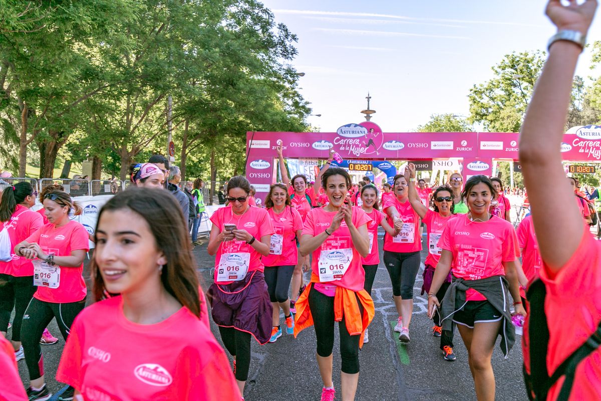 Carrera de la Mujer de Madrid - META, ARCO DERECHO (de 1:01:22 a 1:02:36)