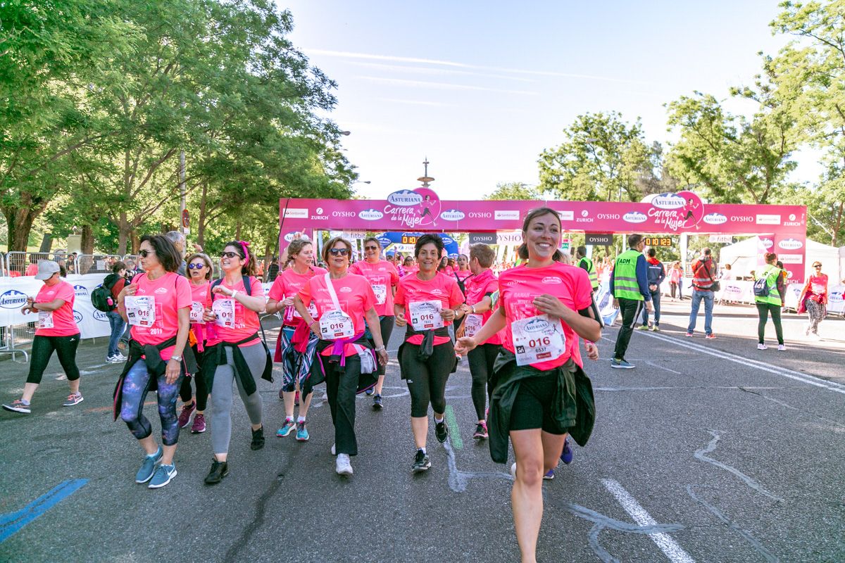 Carrera de la Mujer de Madrid - META, ARCO DERECHO (de 1:01:22 a 1:02:36)