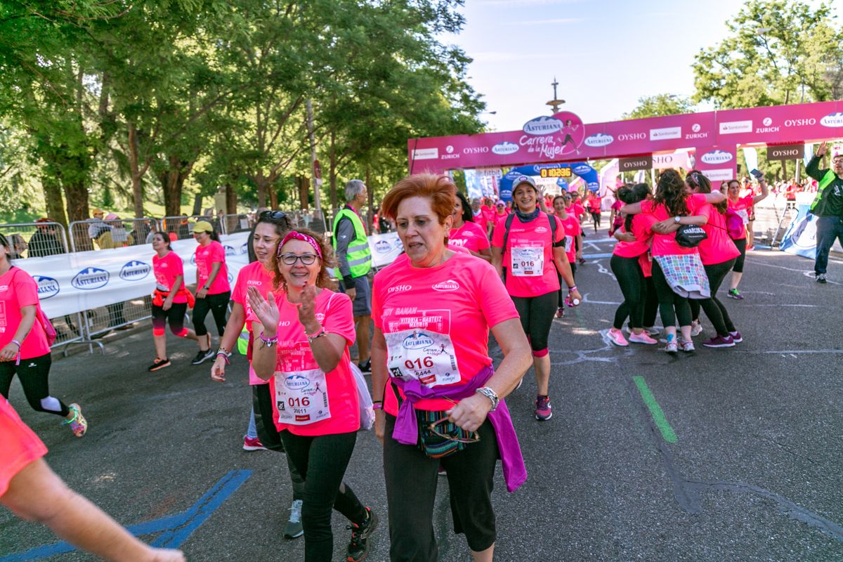 Carrera de la Mujer de Madrid - META, ARCO DERECHO (de 1:01:22 a 1:02:36)