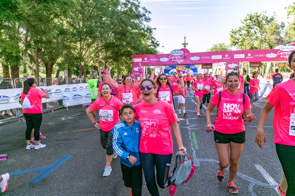 Carrera de la Mujer de Madrid - META, ARCO DERECHO (de 1:01:22 a 1:02:36)