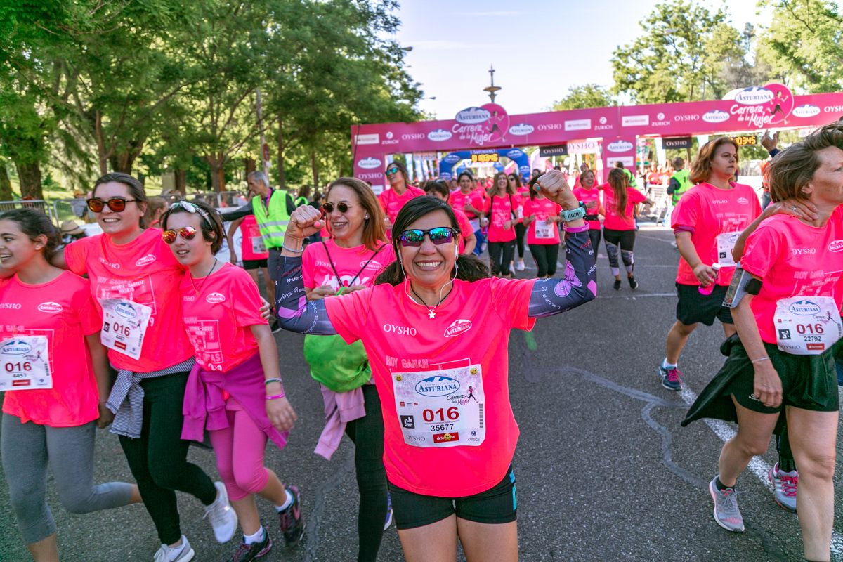 Carrera de la Mujer de Madrid - META, ARCO DERECHO (de 1:02:40 a 1:04:11)