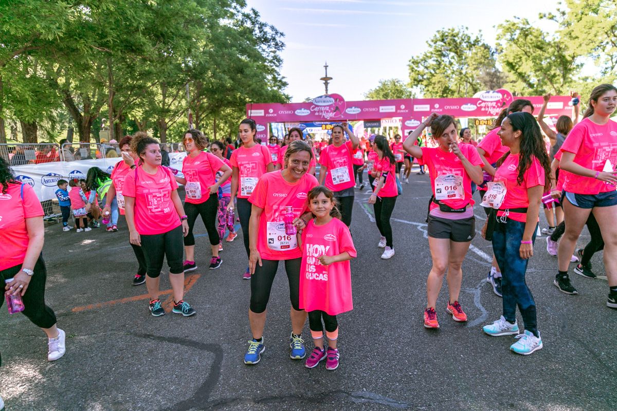 Carrera de la Mujer de Madrid - META, ARCO DERECHO (de 1:04:12 a 1:05:34)
