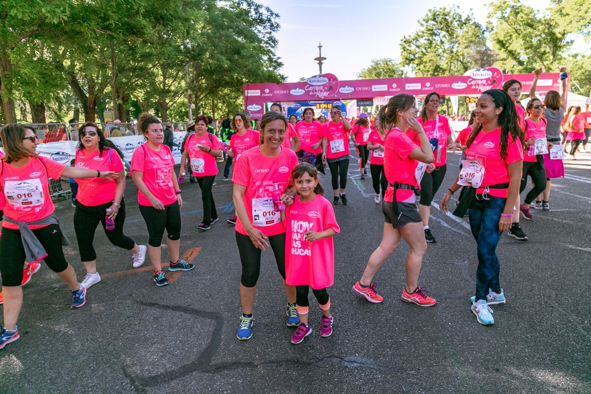 Carrera de la Mujer de Madrid - META, ARCO DERECHO (de 1:04:12 a 1:05:34)
