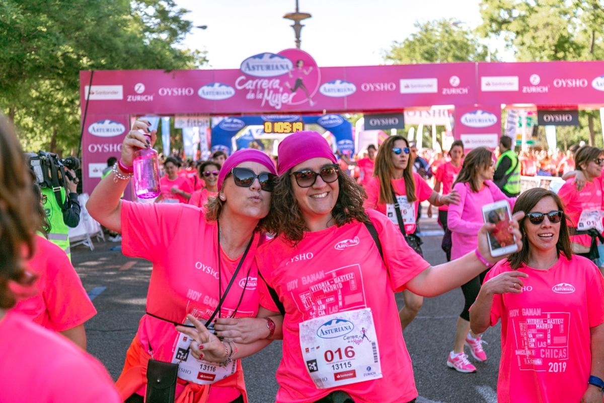 Carrera de la Mujer de Madrid - META, ARCO DERECHO (de 1:04:12 a 1:05:34)