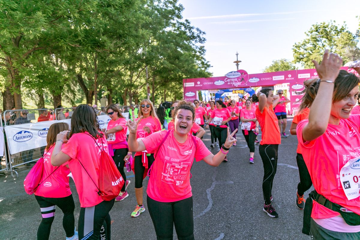 Carrera de la Mujer de Madrid - META, ARCO DERECHO (de 1:04:12 a 1:05:34)