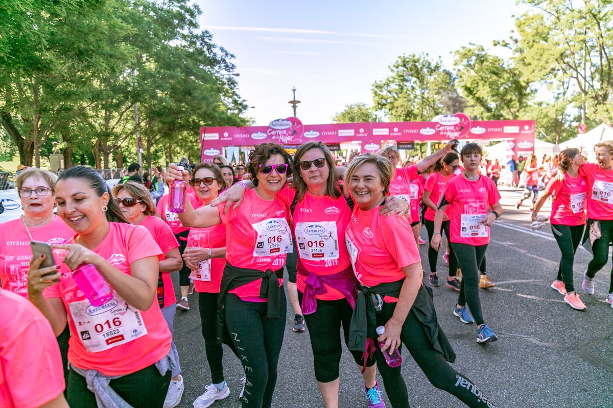 Carrera de la Mujer de Madrid - META, ARCO DERECHO (de 1:04:12 a 1:05:34)