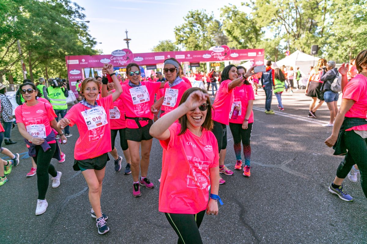 Carrera de la Mujer de Madrid - META, ARCO DERECHO (de 1:04:12 a 1:05:34)