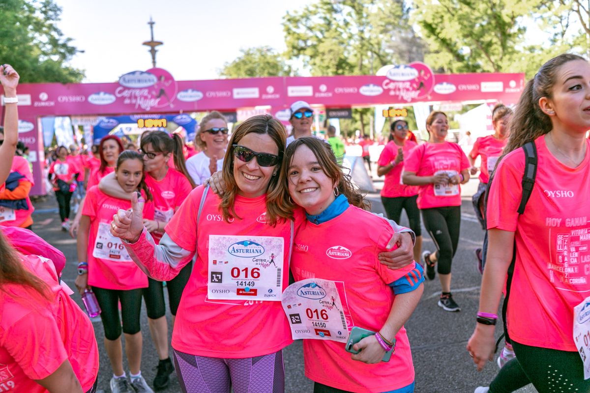 Carrera de la Mujer de Madrid - META, ARCO DERECHO (de 1:04:12 a 1:05:34)