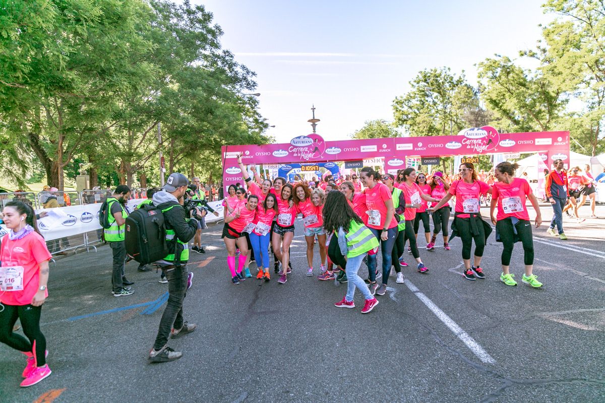 Carrera de la Mujer de Madrid - META, ARCO DERECHO (de 1:05:47 a 1:07:15)