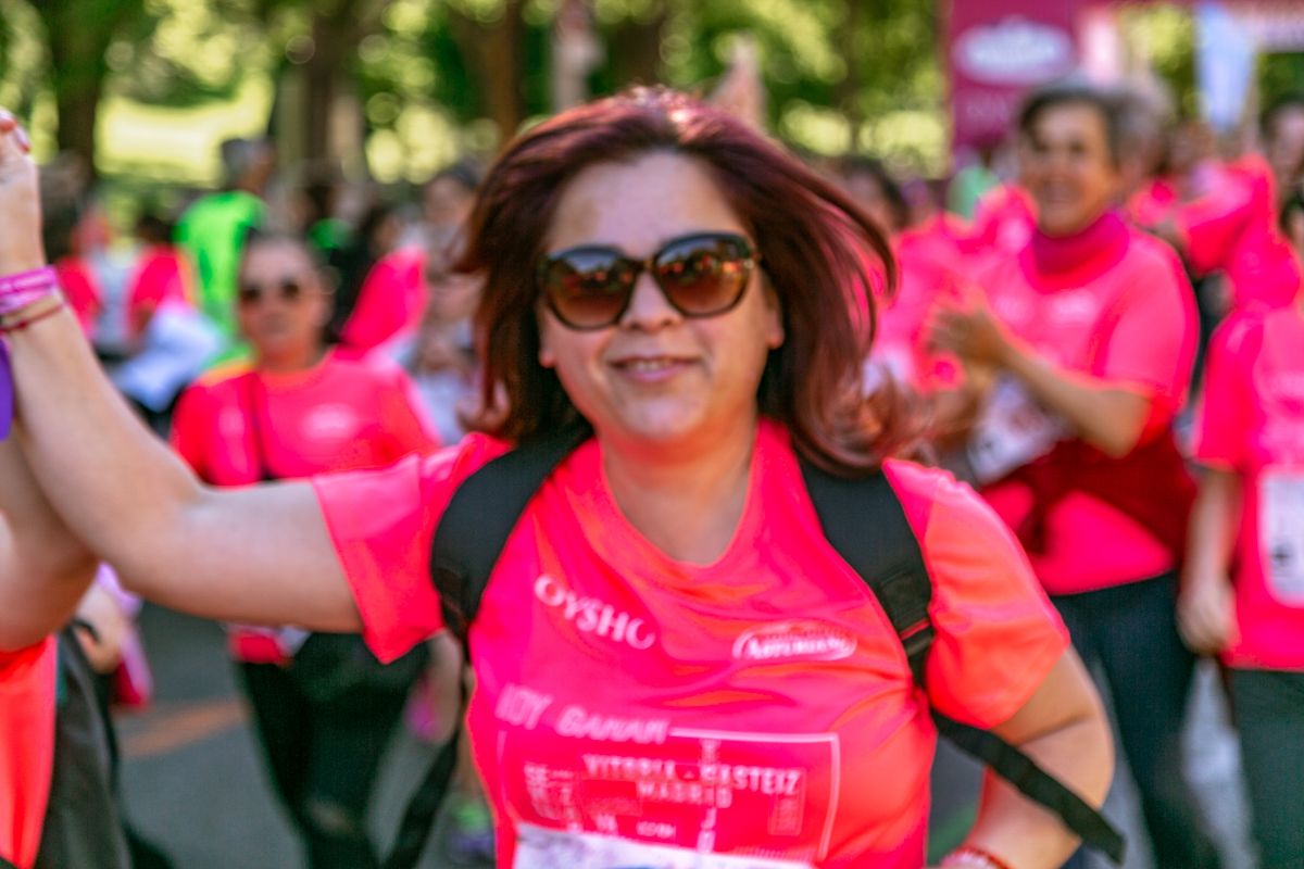Carrera de la Mujer de Madrid - META, ARCO DERECHO (de 1:05:47 a 1:07:15)