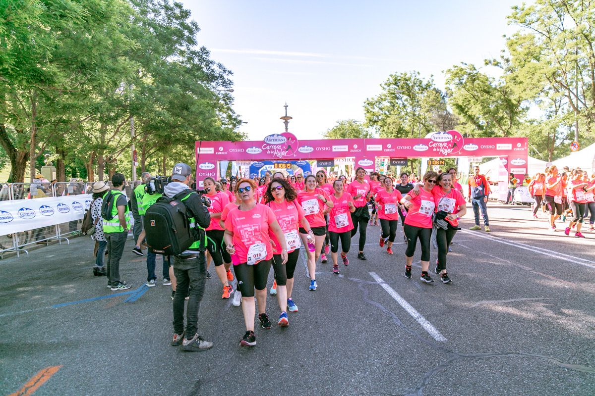 Carrera de la Mujer de Madrid - META, ARCO DERECHO (de 1:05:47 a 1:07:15)