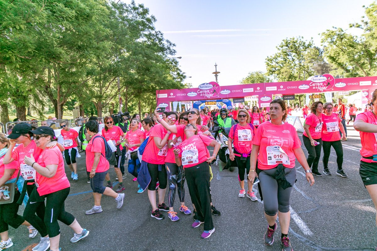 Carrera de la Mujer de Madrid - META, ARCO DERECHO (de 1:04:12 a 1:05:34)