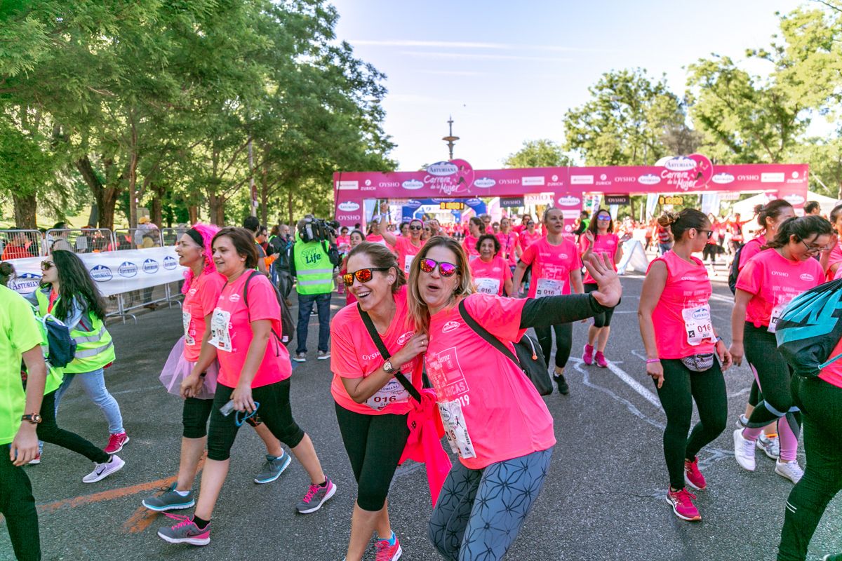 Carrera de la Mujer de Madrid - META, ARCO DERECHO (de 1:05:47 a 1:07:15)