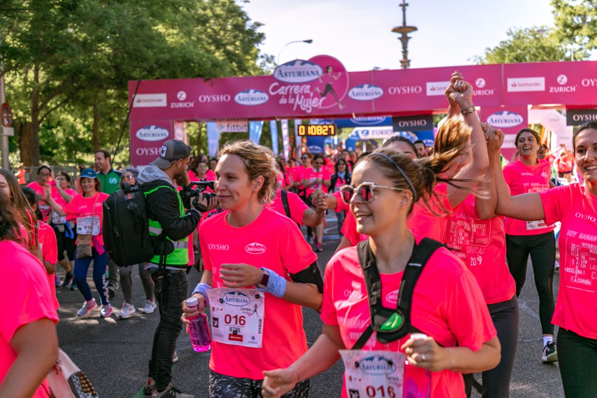 Carrera de la Mujer de Madrid - META, ARCO DERECHO (de 1:07:19 a 1:08:30)