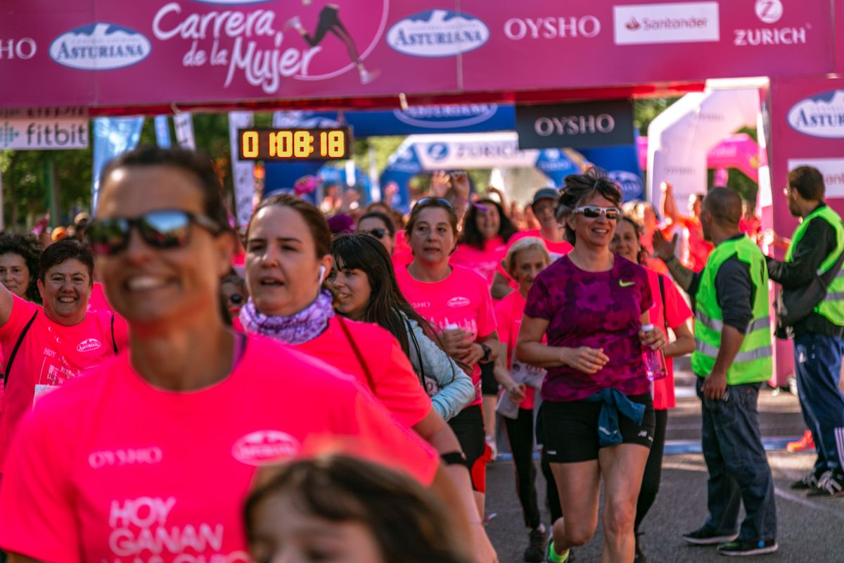 Carrera de la Mujer de Madrid - META, ARCO DERECHO (de 1:07:19 a 1:08:30)