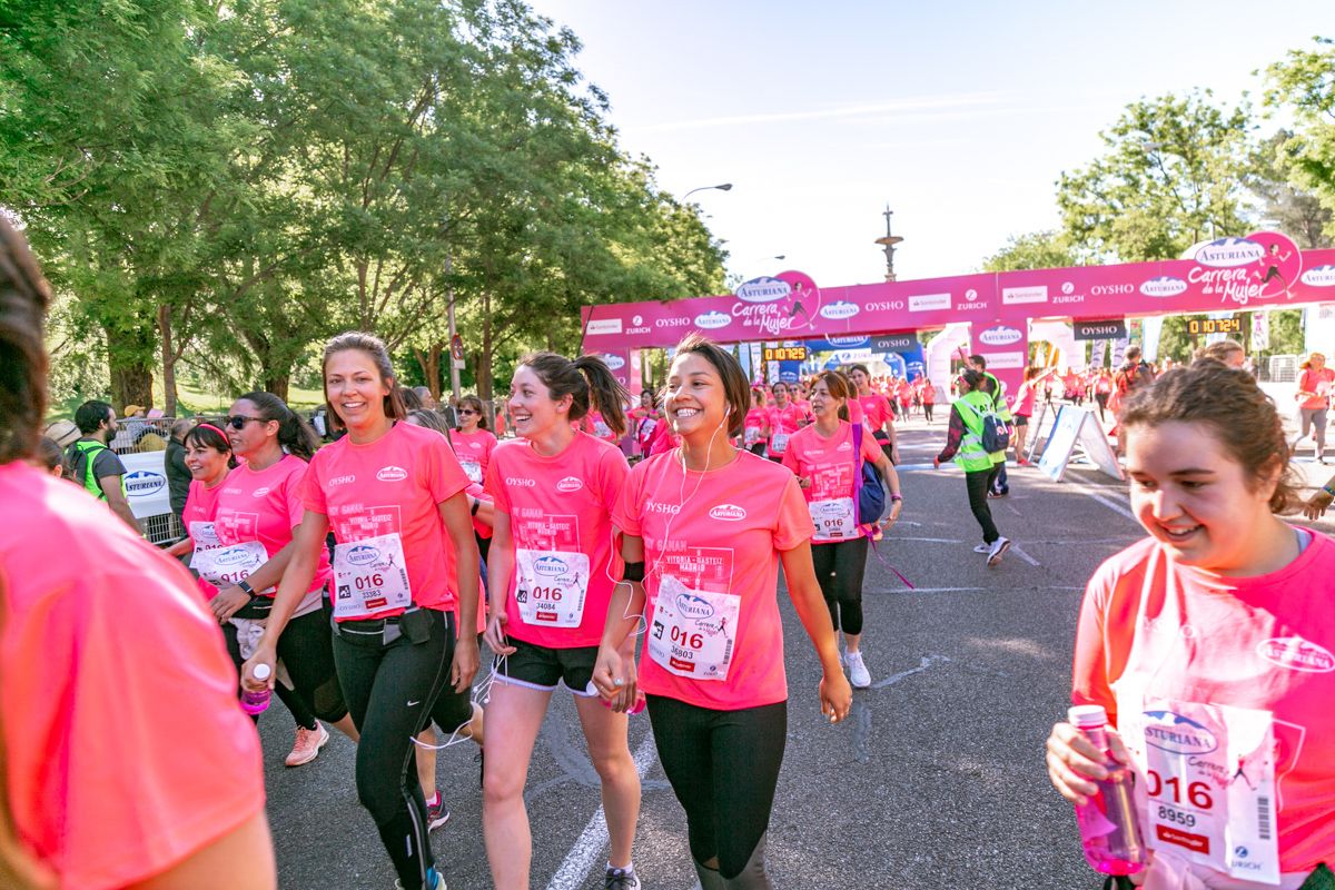 Carrera de la Mujer de Madrid - META, ARCO DERECHO (de 1:07:19 a 1:08:30)