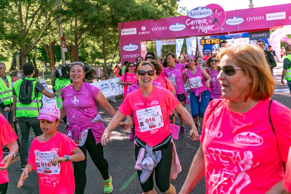 Carrera de la Mujer de Madrid - META, ARCO DERECHO (de 1:07:19 a 1:08:30)