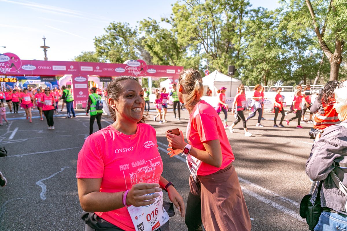 Carrera de la Mujer de Madrid - META, ARCO DERECHO (de 1:07:19 a 1:08:30)