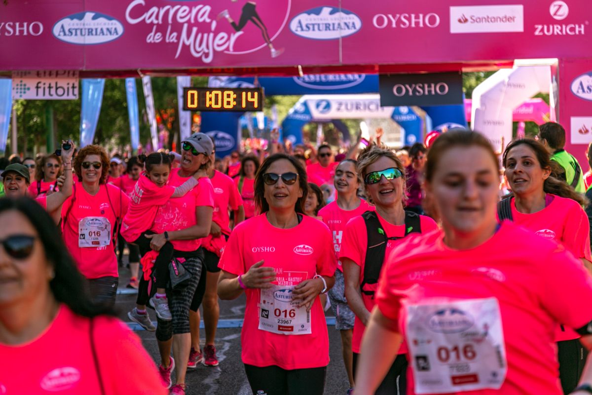 Carrera de la Mujer de Madrid - META, ARCO DERECHO (de 1:07:19 a 1:08:30)