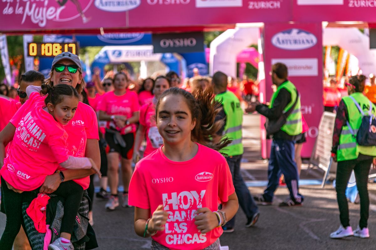 Carrera de la Mujer de Madrid - META, ARCO DERECHO (de 1:07:19 a 1:08:30)