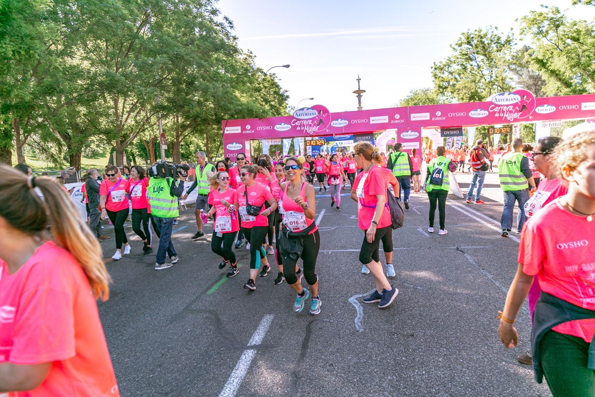 Carrera de la Mujer de Madrid - META, ARCO DERECHO (de 1:07:19 a 1:08:30)