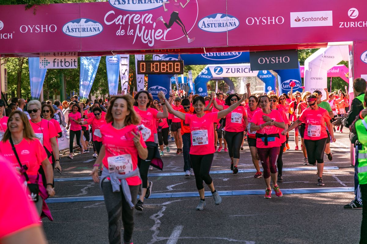 Carrera de la Mujer de Madrid - META, ARCO DERECHO (de 1:07:19 a 1:08:30)