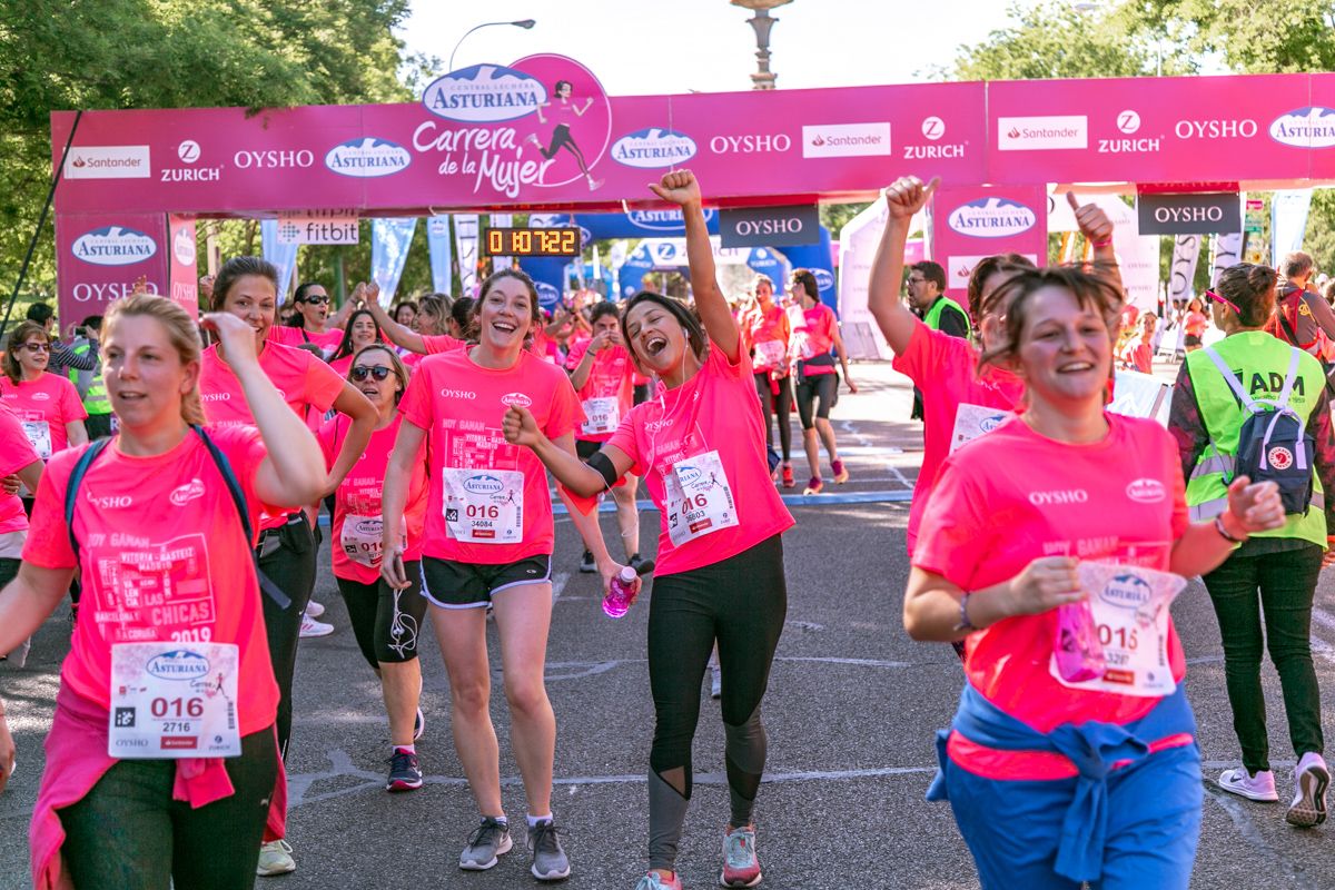 Carrera de la Mujer de Madrid - META, ARCO DERECHO (de 1:07:19 a 1:08:30)