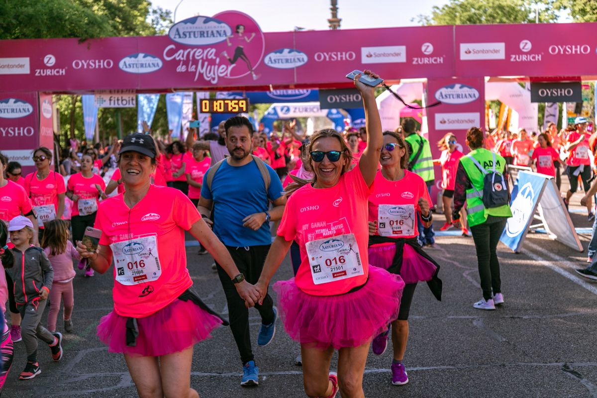 Carrera de la Mujer de Madrid - META, ARCO DERECHO (de 1:07:19 a 1:08:30)