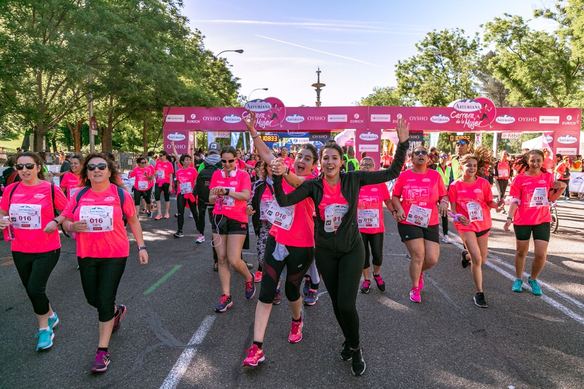 Carrera de la Mujer de Madrid - META, ARCO DERECHO (de 1:08:33 a 1:09:49)