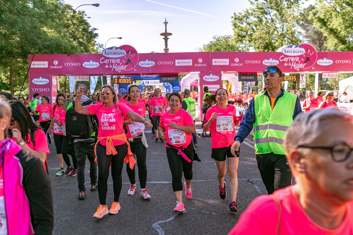 Carrera de la Mujer de Madrid - META, ARCO DERECHO (de 1:08:33 a 1:09:49)