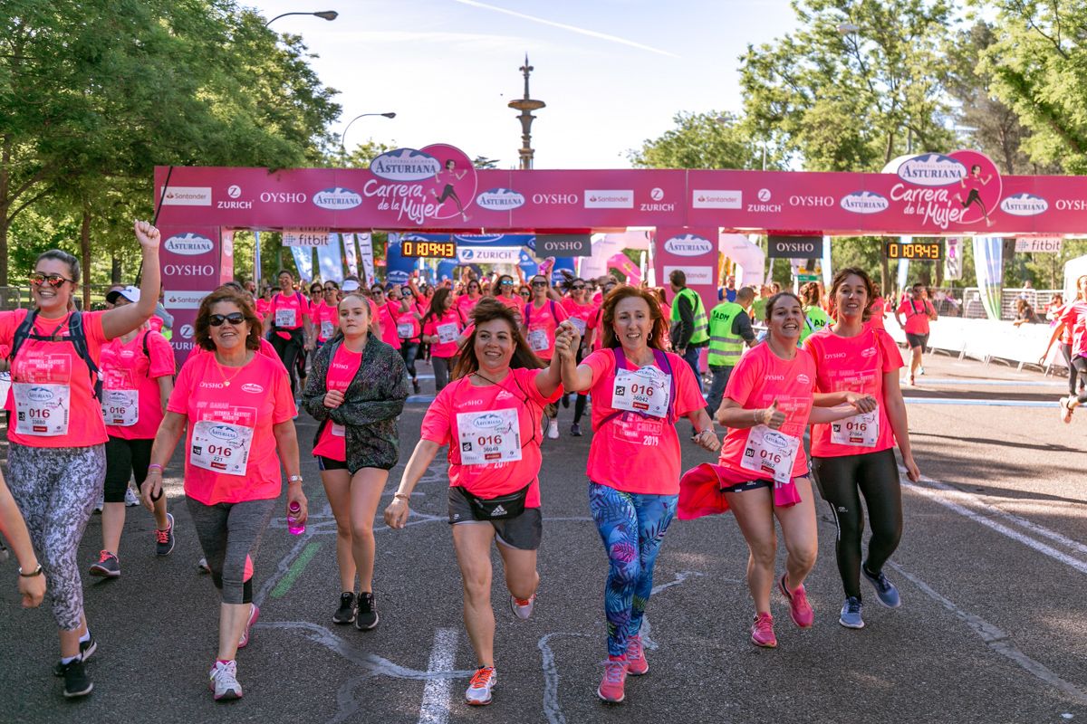 Carrera de la Mujer de Madrid - META, ARCO DERECHO (de 1:08:33 a 1:09:49)