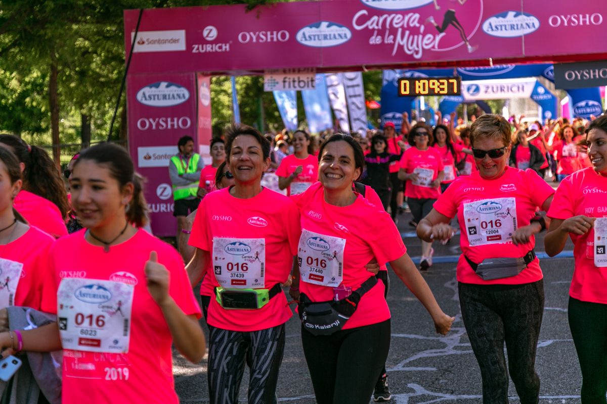 Carrera de la Mujer de Madrid - META, ARCO DERECHO (de 1:08:33 a 1:09:49)