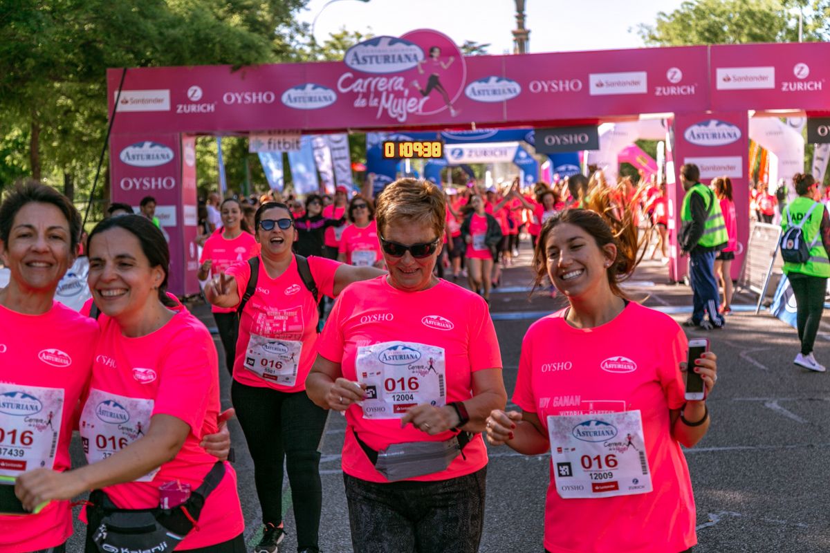 Carrera de la Mujer de Madrid - META, ARCO DERECHO (de 1:08:33 a 1:09:49)