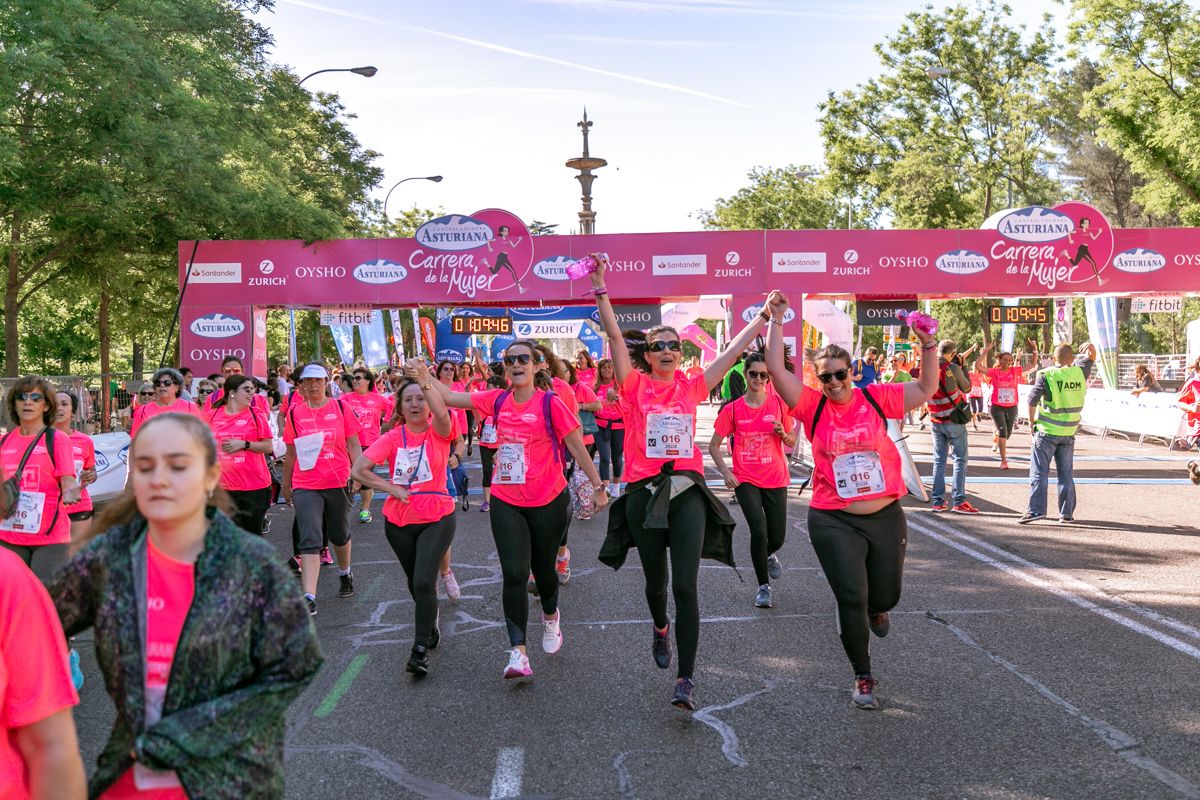 Carrera de la Mujer de Madrid - META, ARCO DERECHO (de 1:08:33 a 1:09:49)