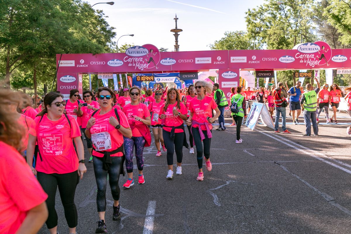 Carrera de la Mujer de Madrid - META, ARCO DERECHO (de 1:08:33 a 1:09:49)