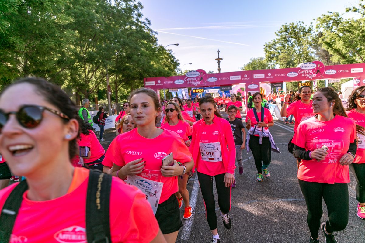Carrera de la Mujer de Madrid - META, ARCO DERECHO (de 1:08:33 a 1:09:49)