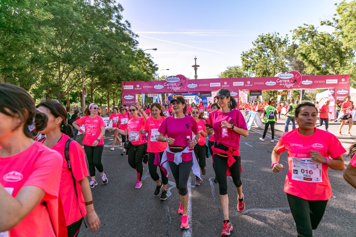 Carrera de la Mujer de Madrid - META, ARCO DERECHO (de 1:08:33 a 1:09:49)
